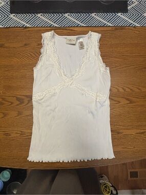 Yzza White Lace Trim Ribbed Tank Top